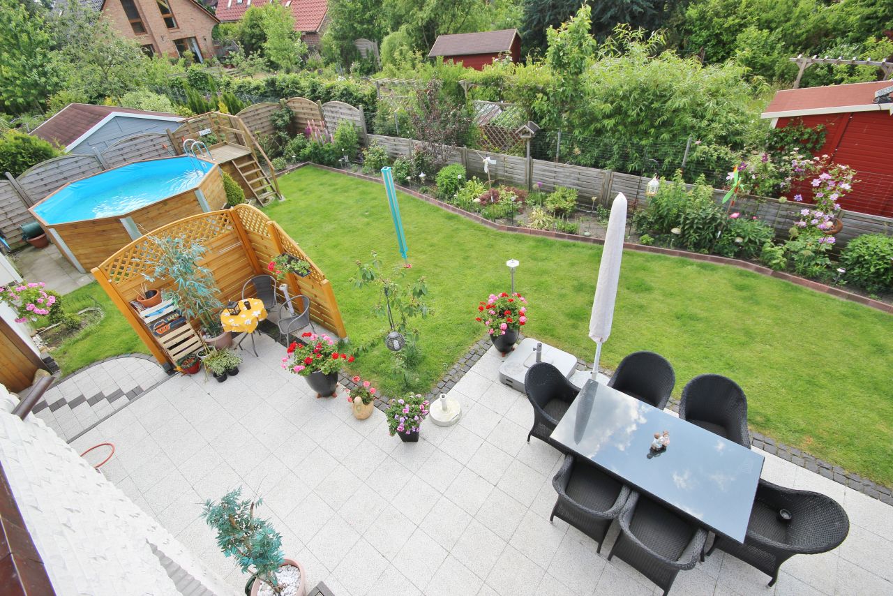 Elegante Villa mit Fernblick und Wintergarten