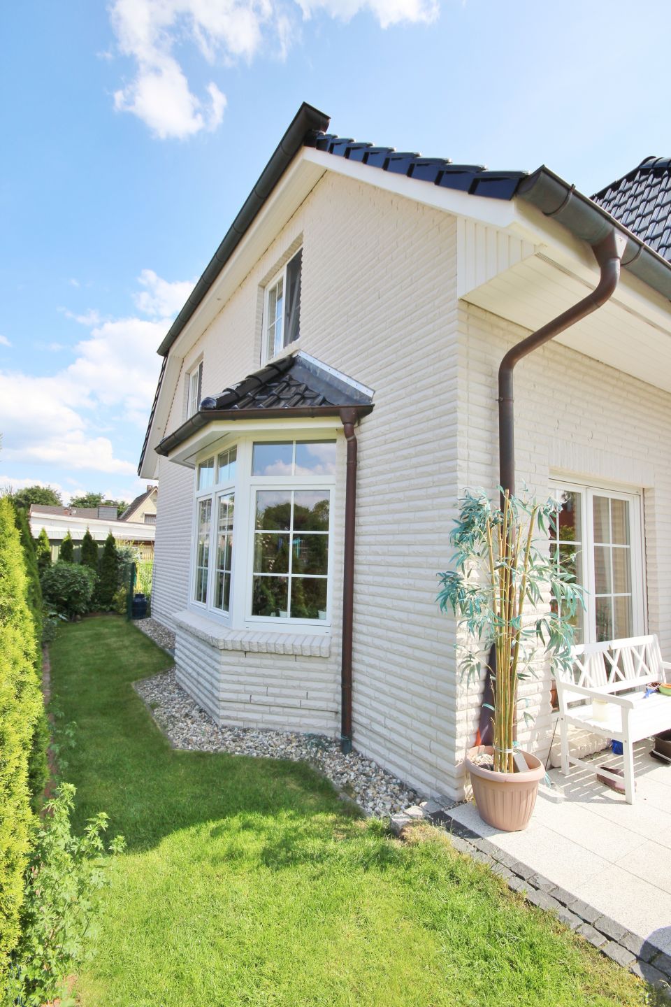 Elegante Villa mit Fernblick und Wintergarten