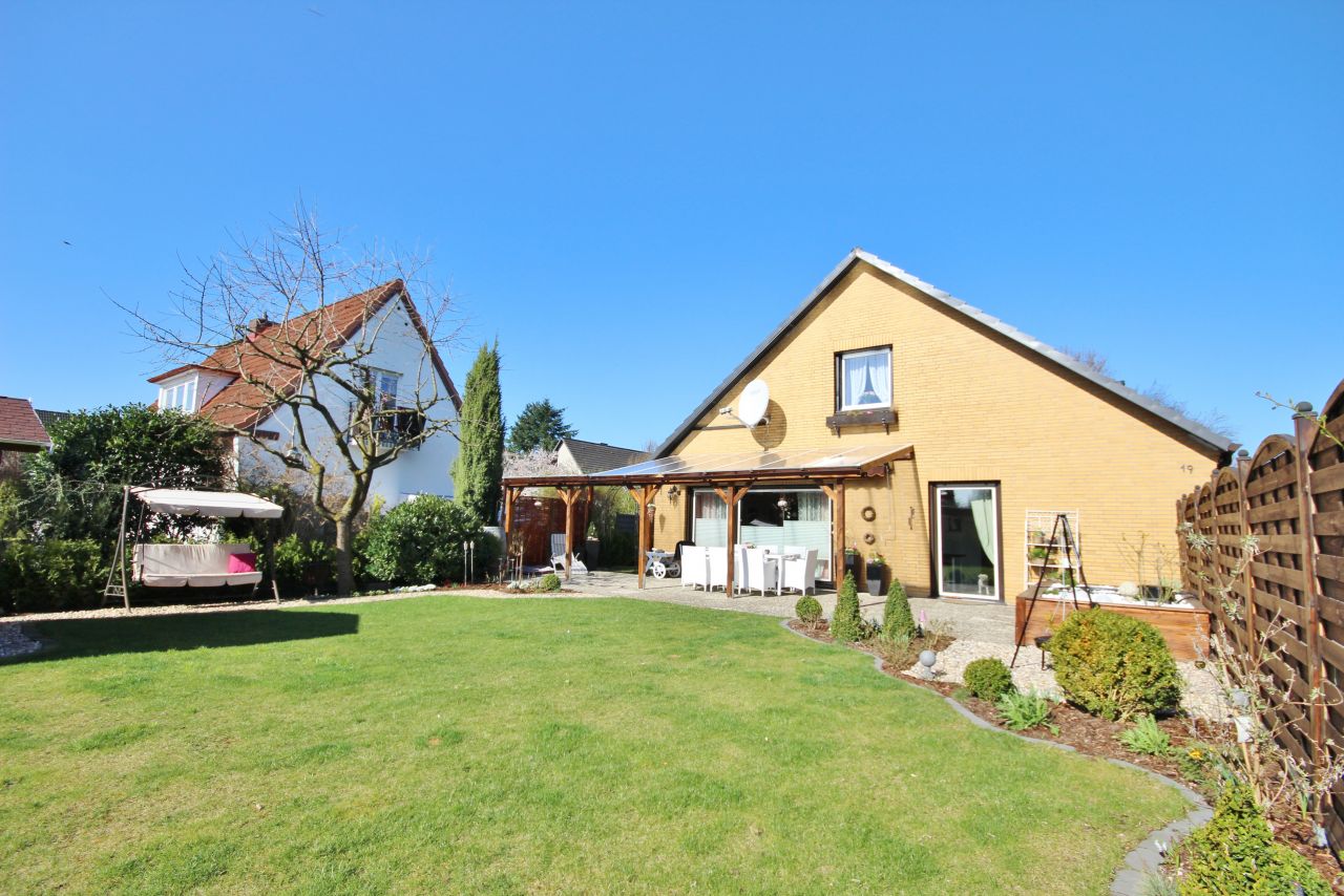 Traumhaftes Einfamilienhaus mit Seeblick – Ihr neues Zuhause! 